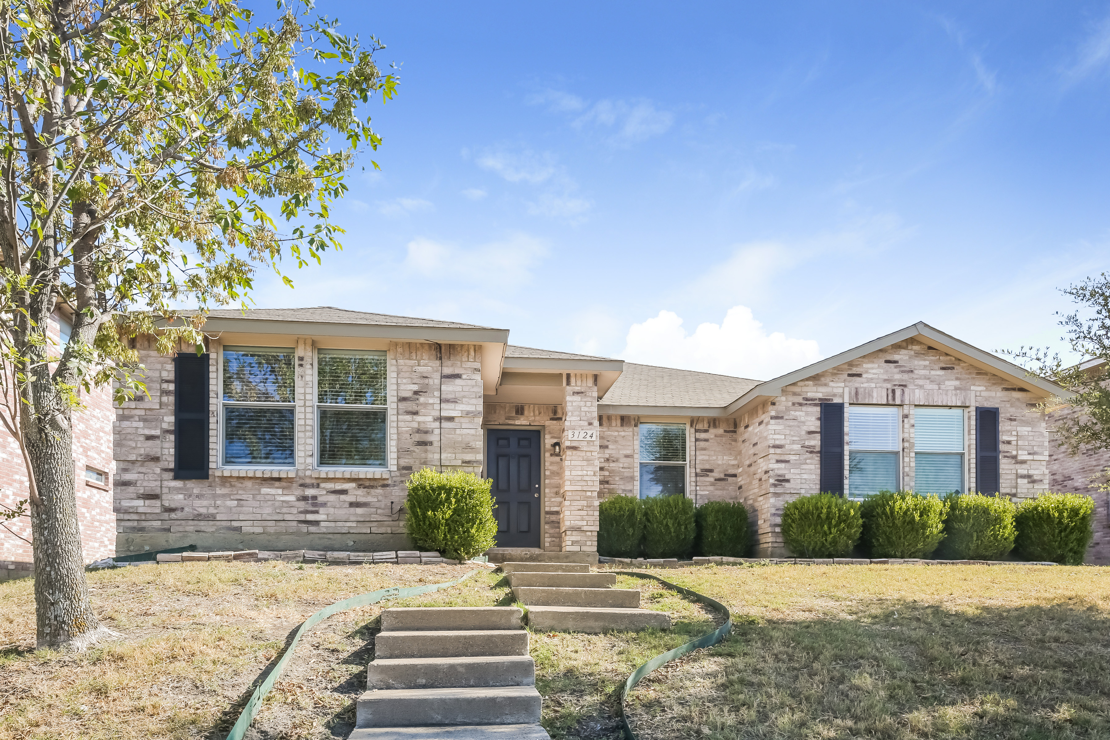 3124 Crimson Clover Dr Lancaster, TX 75134
